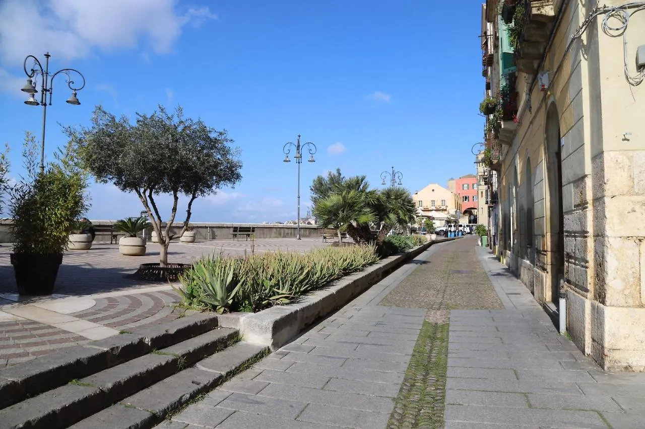 Open Suite Cobalto Cagliari 0*,