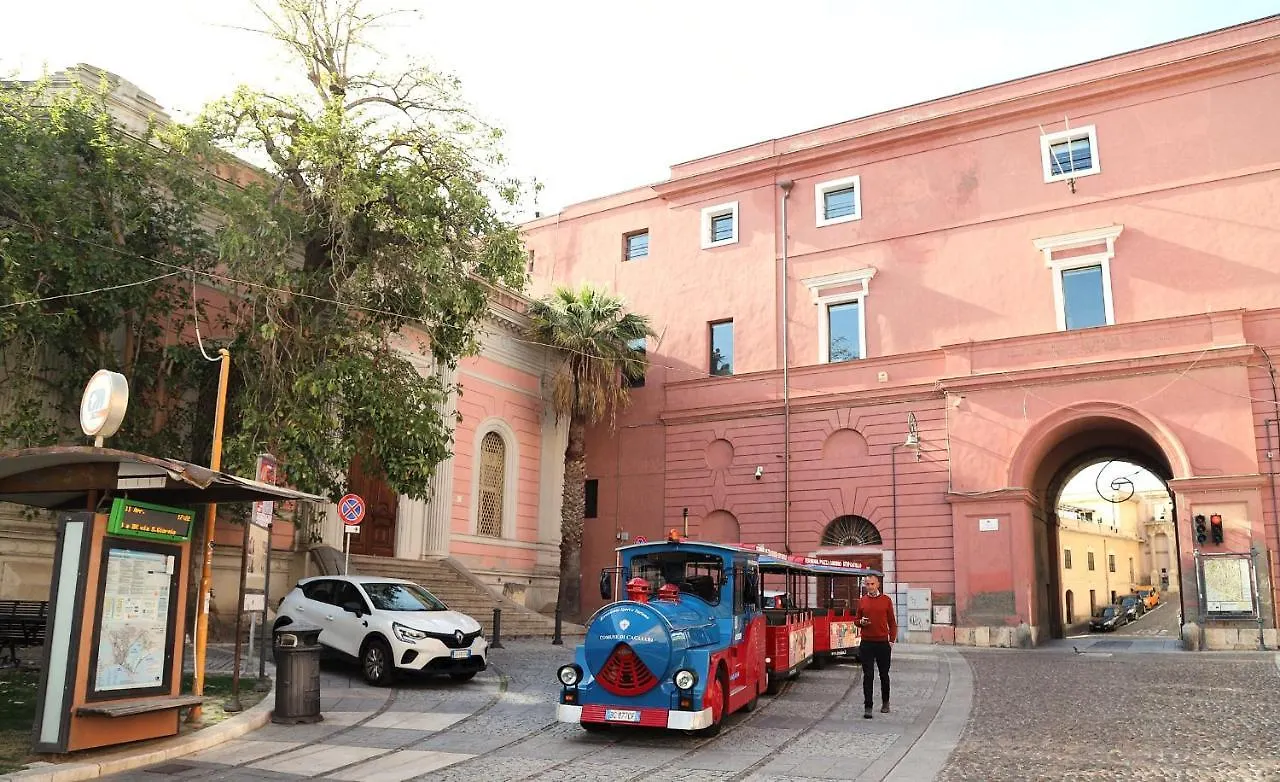 Open Suite Cobalto Cagliari 0*,